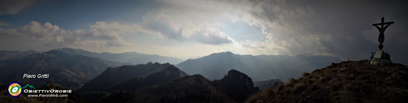 75 Panoramica dalla Croce del Pizzo Rabbioso verso Croce di Bracca, Pizzo di Spino ed oltre.jpg